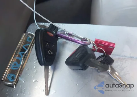 2006 Chrysler 300C z USA, uszkodzony, nr VIN 2C3KA63HX6H356944